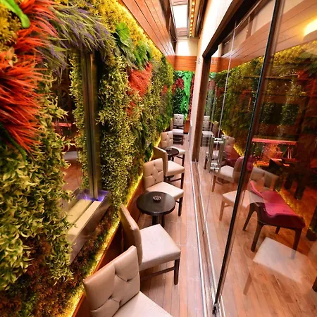 Hotel Golden Siyav