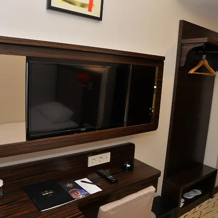 Golden Siyav Hotel 3*