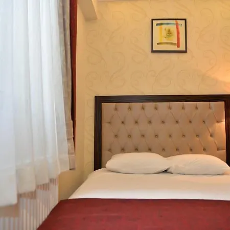 Golden Siyav Hotel 3*