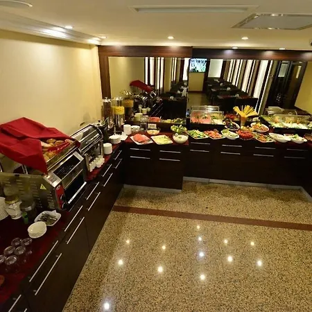 Hotel Golden Siyav 3*