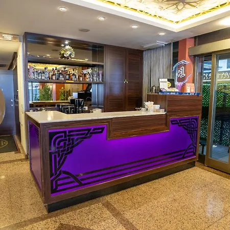 Golden Siyav Hotel