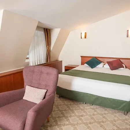 Hotel Golden Siyav 3*