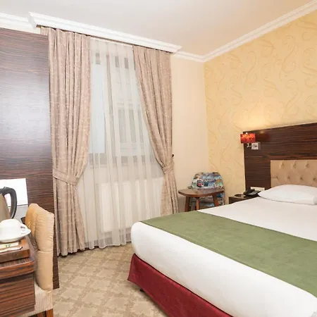 Golden Siyav Hotel