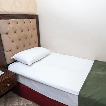 Golden Siyav Hotel