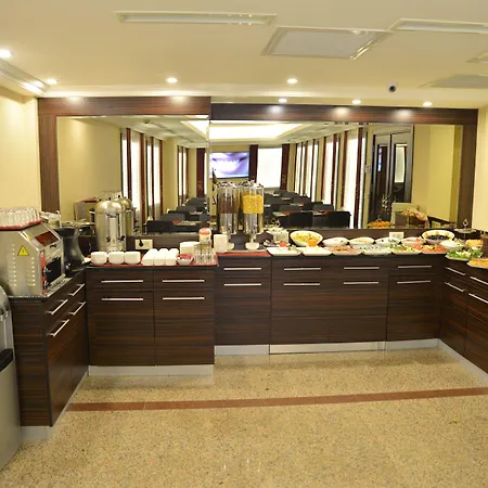 Golden Siyav Hotel 3*