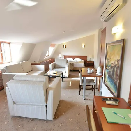 Golden Siyav Otel