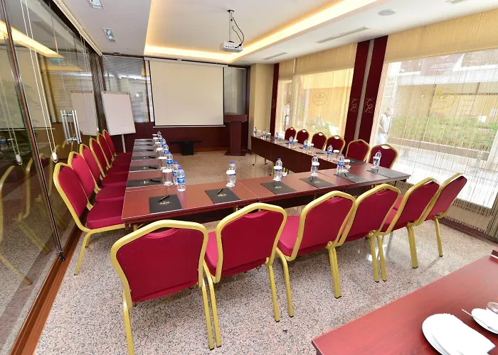 호텔 Golden Siyav 3*