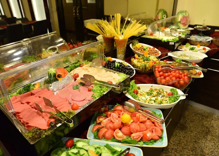 Golden Siyav 호텔 3*