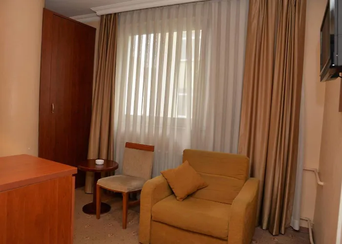 Golden Siyav 호텔 3*