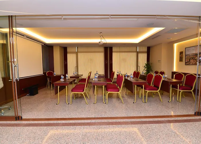 호텔 Golden Siyav 3*