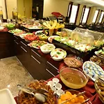 Golden Siyav Hotel
