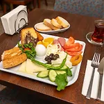 Golden Siyav Hotel