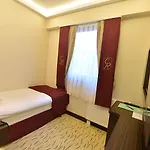 Golden Siyav Hotel