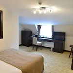 Hotel Golden Siyav