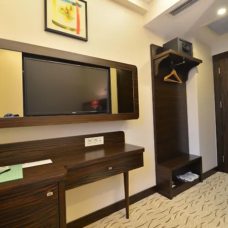 Hotel Golden Siyav 3*