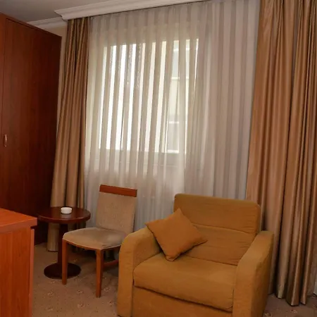 Golden Siyav Hotel 3*