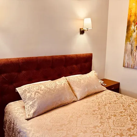 Golden Siyav Hotel 3*