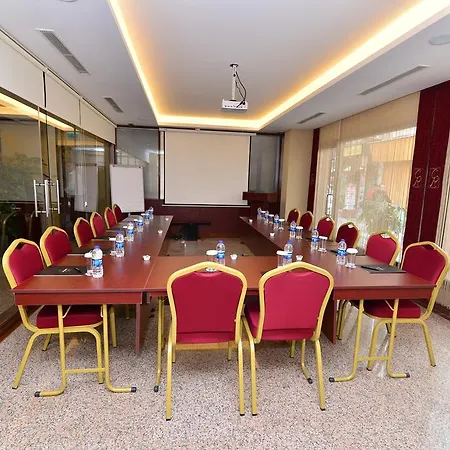 Golden Siyav Hotel 3*